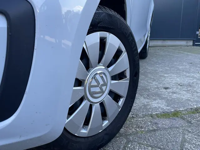 Volkswagen up! 1.0 BMT take up! 2017 Benzine 3