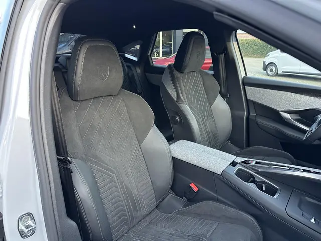 Peugeot 3008 1.2 Hybrid 145 PK GT 2025 Hybride Benzine 38