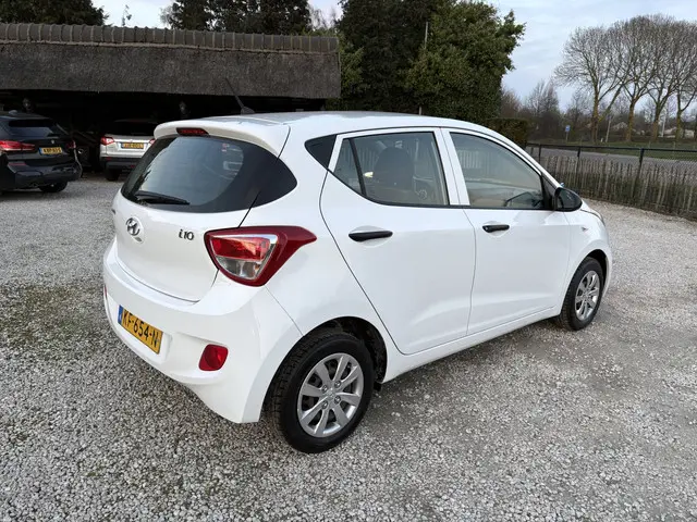 Hyundai i10 1.0i i-Drive 2016 Benzine 6