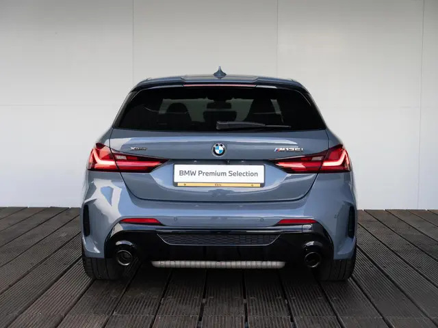 BMW 1 Serie M135i xDrive 2021 Benzine 5