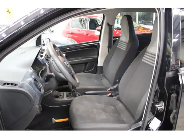 Volkswagen up! 1.0 BMT move up! 2017 Benzine 6