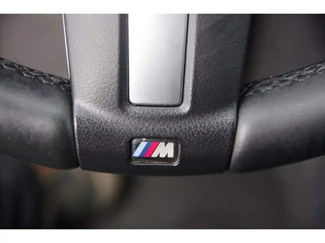BMW 3 Serie 330e M-sport LEDER/NAVI 2016 Hybride Benzine 9