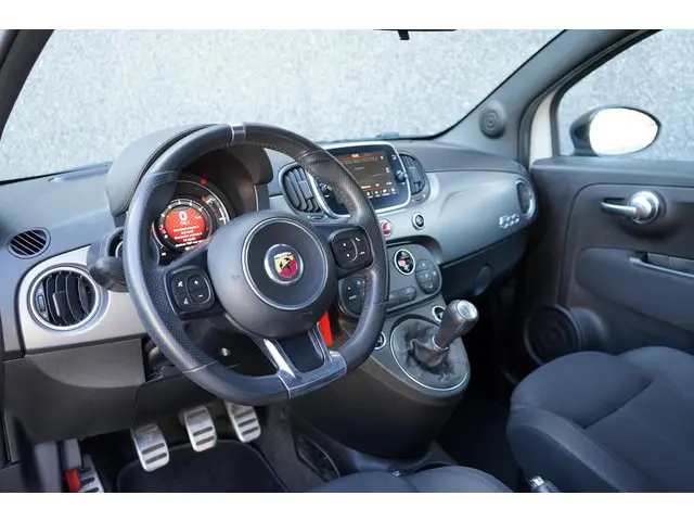 Abarth 595 1.4 T-Jet Abarth 595 Pista 2019 Benzine 16