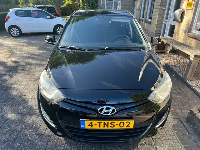 Hyundai i20 1.2 LP i-Drive 2015 Benzine 25