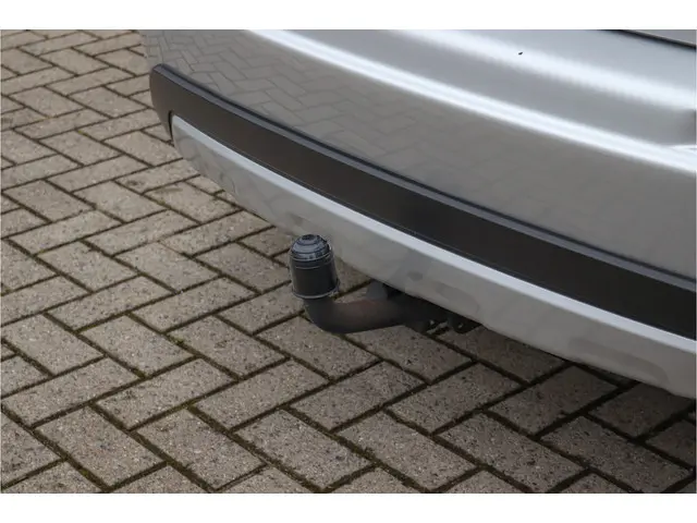 Suzuki SX4 1.6 Executive 2012 Benzine 23