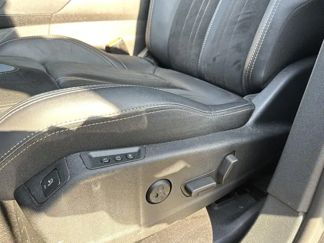 Peugeot 3008 1.6 HYbrid 225 GT 2023 Hybride Benzine 21