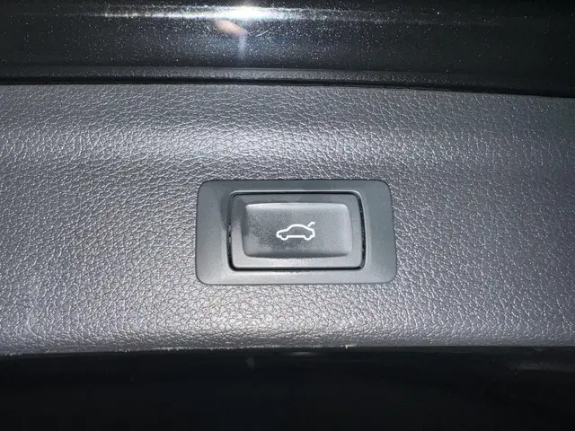 Audi Q3 45 TFSI e Business 2022 Hybride Benzine 18