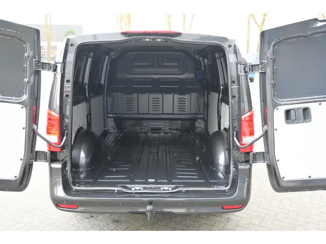 Mercedes-Benz Vito 114 CDI L2 Select 2024 Diesel 12