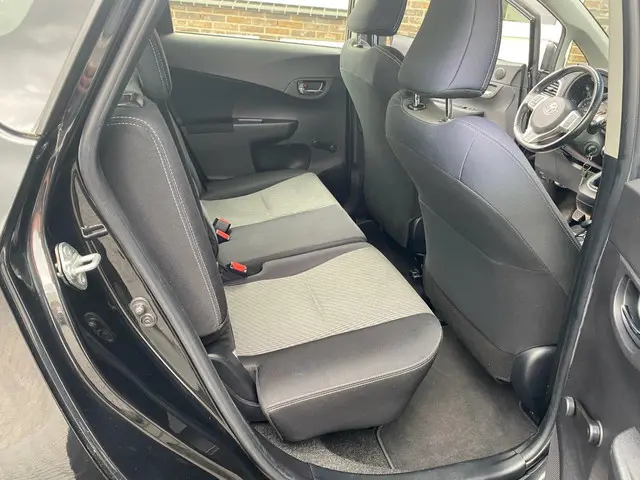 Toyota Verso-S 1.3 VVT-i Aspiration 2013 Benzine 11