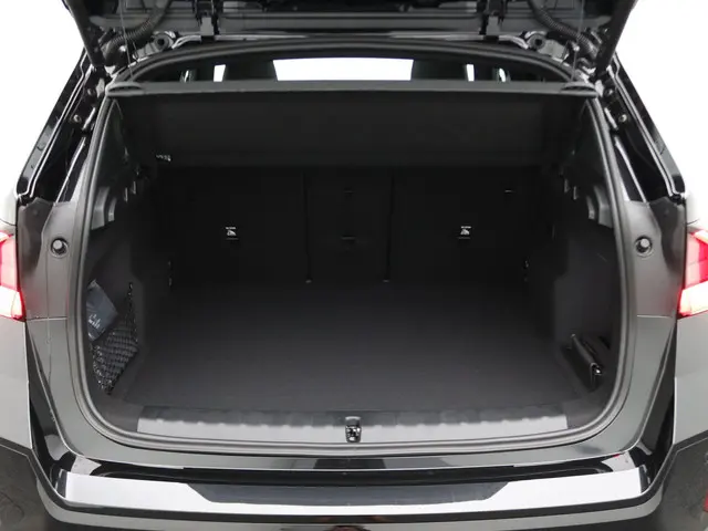 BMW iX1 eDrive20 2025 Elektrisch 33