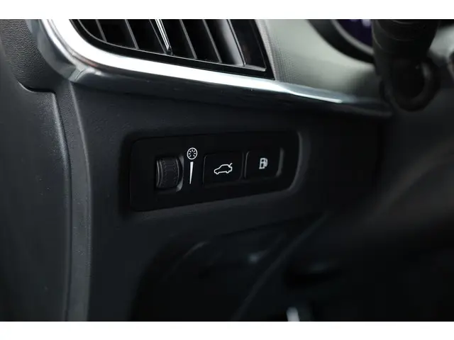 Volvo V90 2.0 T8 Recharge R-Design 2022 Hybride Benzine 8