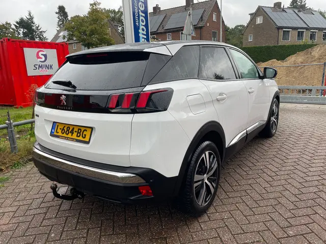 Peugeot 3008 1.2 PureTech Allure Automaat 2018 Benzine 3