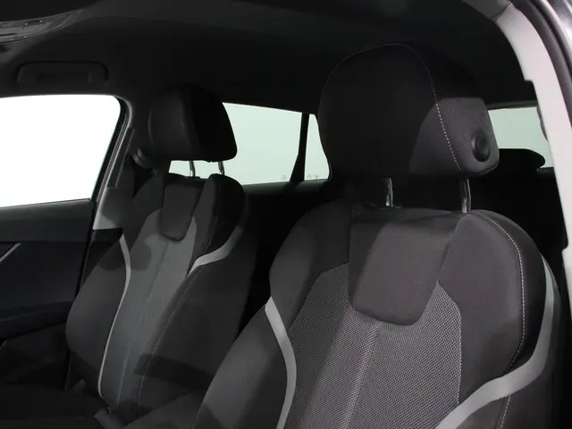 Audi Q2 35 TFSI 150pk Automaat S Edition 2021 Benzine 31