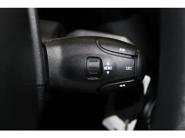 Peugeot 208 1.0 VTi Access 2014 Benzine 12