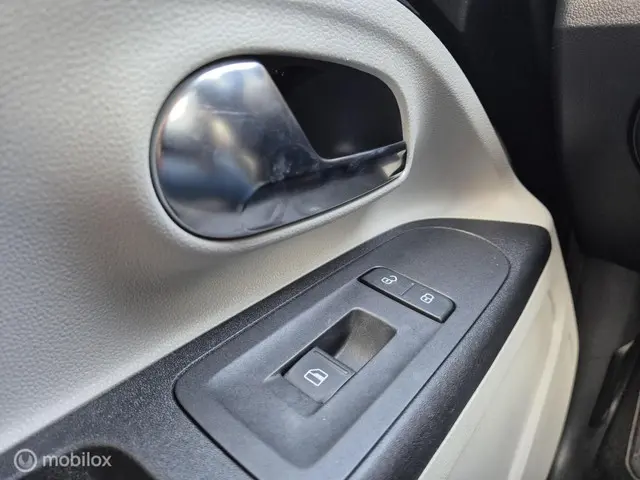 SEAT Mii 1.0 Style AUTOMAAT AIRCO NAP 2013 Benzine 13