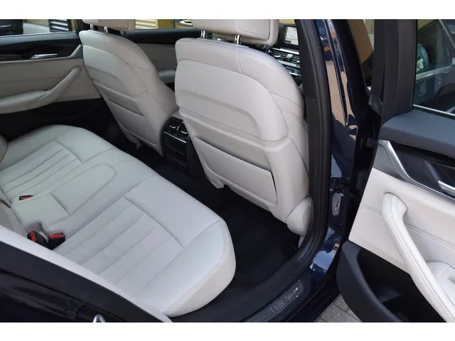 BMW 5 Serie Touring 520i High Executive 2017 Benzine 34