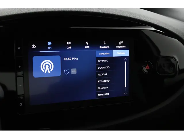 Toyota Aygo X Hybrid 115 play 2025 Hybride Benzine 8
