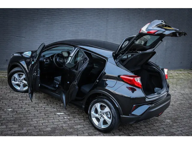 Toyota C-HR 1.8 Hybrid Dynamic 2016 Hybride Benzine 17