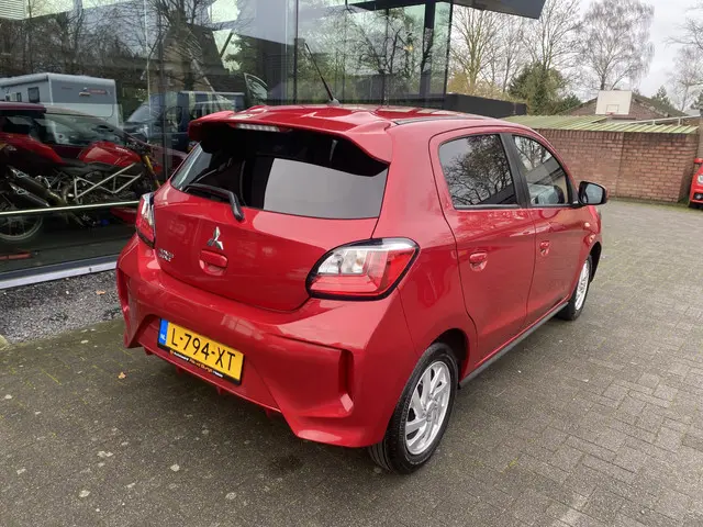 Mitsubishi Space Star 1.2 Intense 2021 Benzine 4