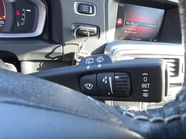 Volvo V60 1.5 T3 Nordic+ R-DESIGN AUTOMAAT 2017 Benzine 26