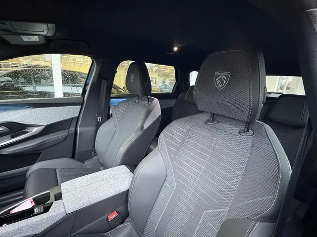 Peugeot 5008 1.2 Hybrid 145 GT 2025 Hybride Benzine 13