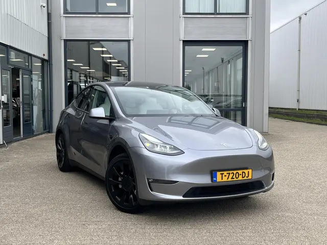 Tesla Model Y Long Range AWD 75 kWh 2023 Elektrisch 13