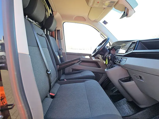 Volkswagen Transporter 2.0 TDI 2023 Diesel 7