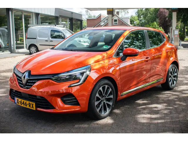 Renault Clio TCe 90 Intens 2021 Benzine 34