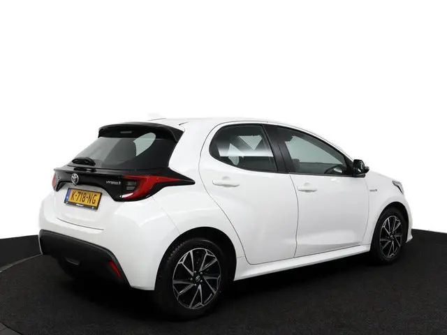 Toyota Yaris 1.5 Hybrid Dynamic 2021 Hybride Benzine 2