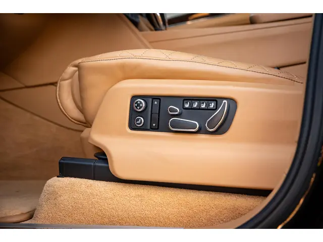 Bentley Bentayga 6.0 W12 black on black 2016 Benzine 36