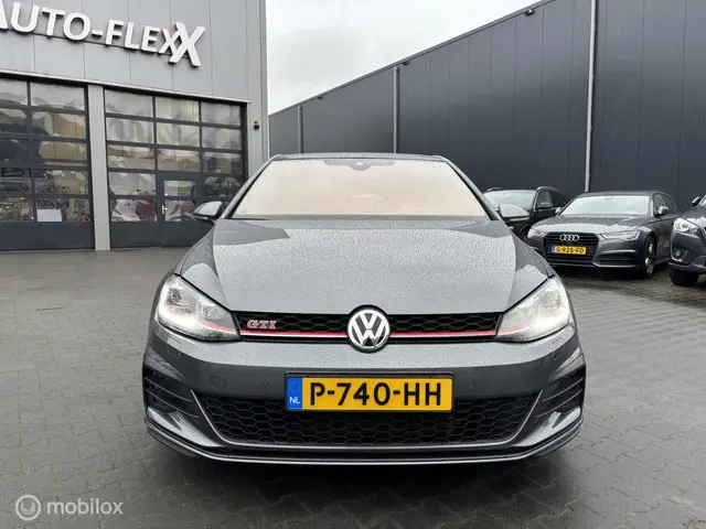 Volkswagen Golf 2