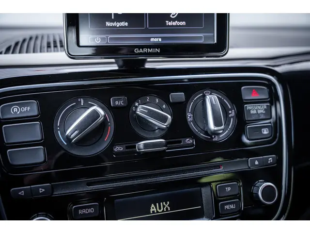 Volkswagen up! 1.0 high up! 2015 Benzine 26