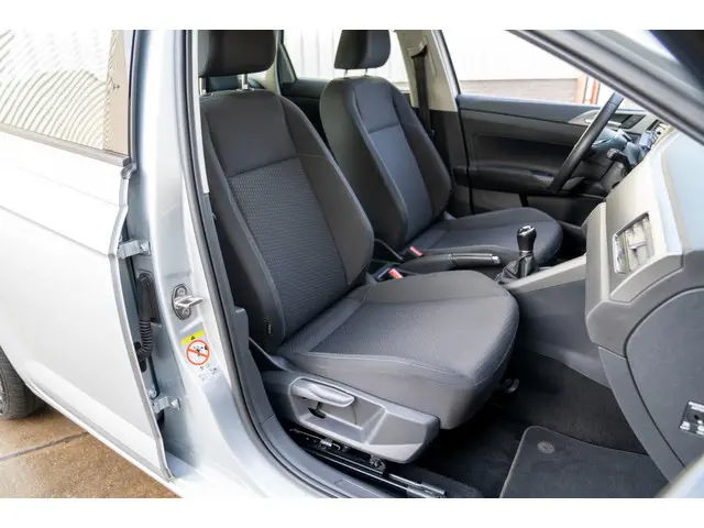 Volkswagen Polo 1.0 TSI Comfortline 2019 Benzine 26