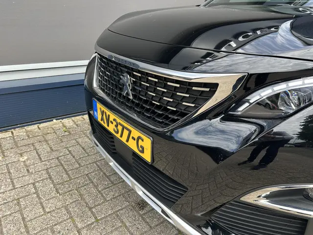 Peugeot 3008 1.2 Turbo 130 PK GT Line 2019 Benzine 44