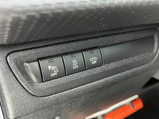 Peugeot 208 PureTech 110 GT-line 2017 Benzine 24