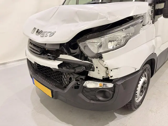 Iveco Daily 35S12V 352 L2H2 2017 Diesel 9