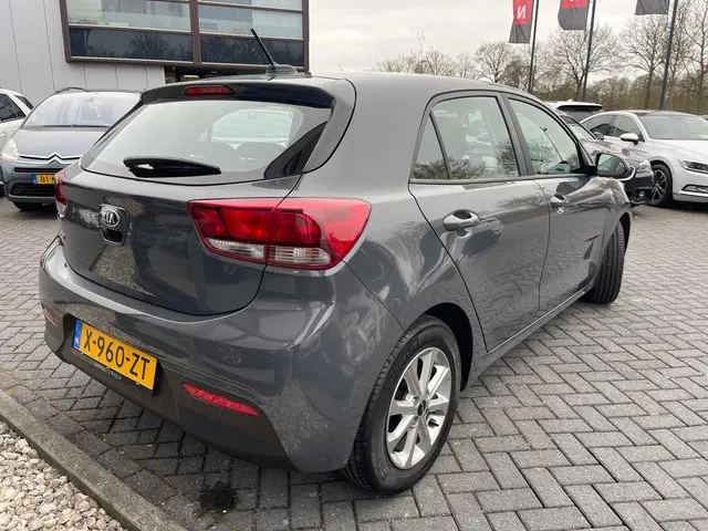 Kia Rio | Camera | Carplay| PDC | DAB | LMV | 2021 Benzine 6