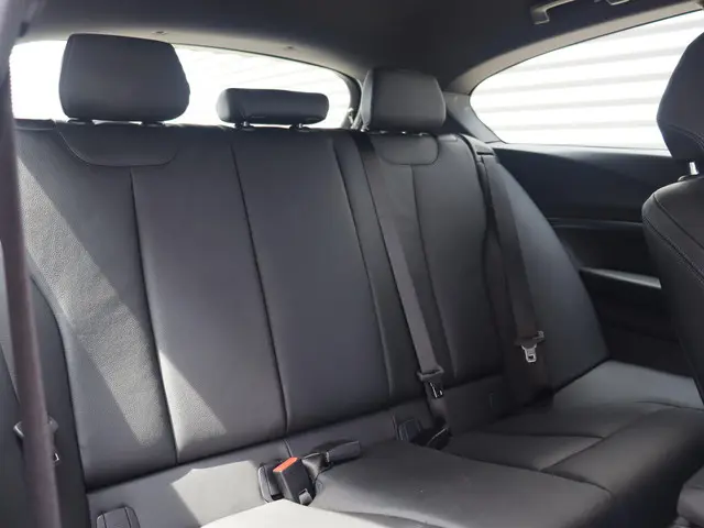 BMW 1 Serie 3-deurs 116i 2018 Benzine 10