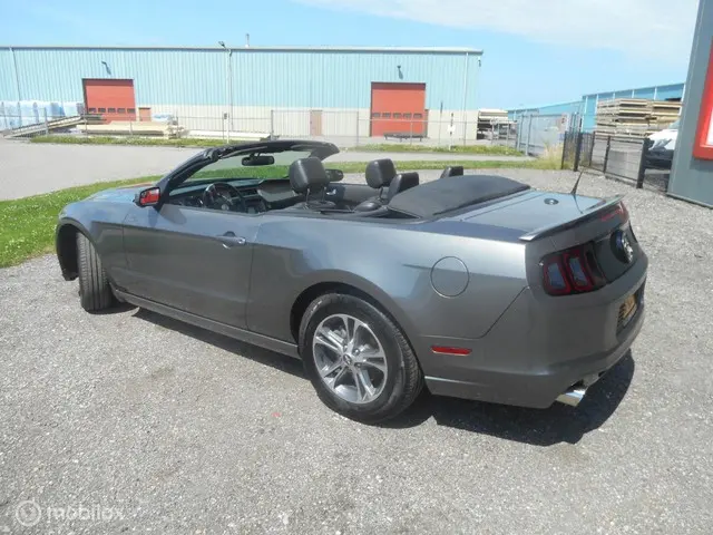 Ford Mustang USA 3.7 V6/ CABRIOLET 2012 Benzine 4