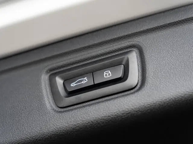 BMW 3 Serie Touring 330e 2025 Hybride Benzine 21