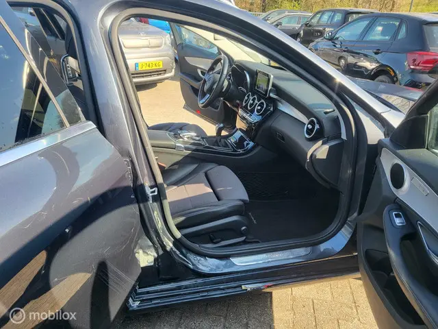 Mercedes-Benz C-Klasse Estate 180 Ambition 2015 Benzine 27