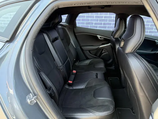 Volvo V40 2.0 D2 R-Design 2017 Diesel 6