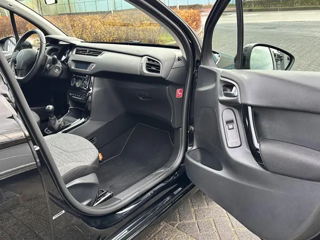 Citroën C3 1.2 PureTech Collection 2015 Benzine 15