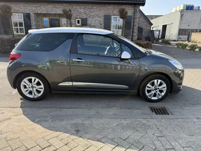 DS DS 3 1.2 PURETECH BUSINESS 2015 Benzine 7