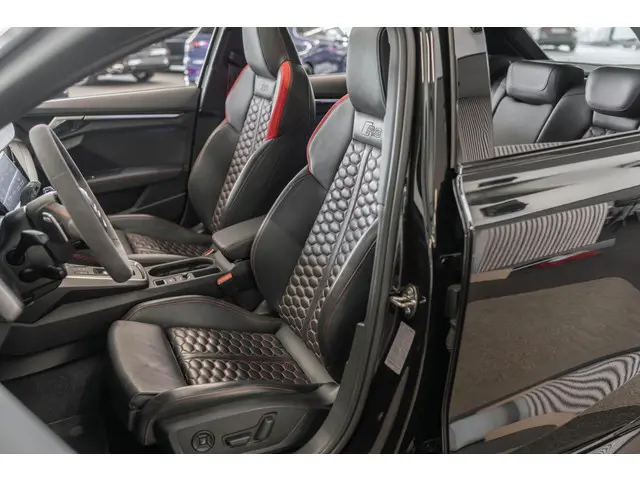 Audi RS3 2.5 TFSI quattro HUD Pano B&O PPF 2022 Benzine 25