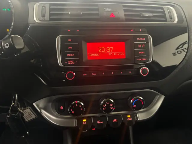 Kia Rio 1.2 CVVT ComfortLine 2015 Benzine 18