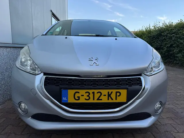 Peugeot 208 1.4 VTi Access ( AIRCO + 5 DRS ) 2012 Benzine 9