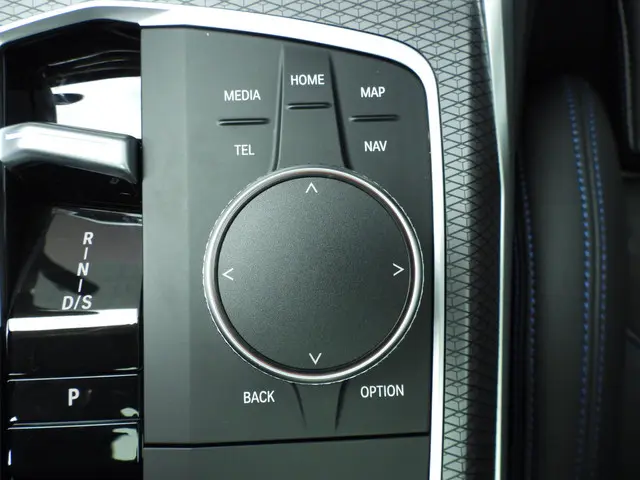 BMW 3 Serie Sedan 330d xDrive 2024 Diesel 19