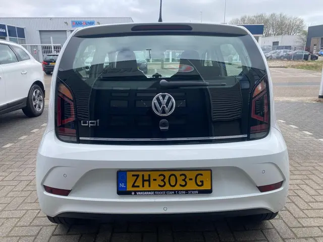 Volkswagen up! 1.0 BMT high up! 2019 Benzine 6