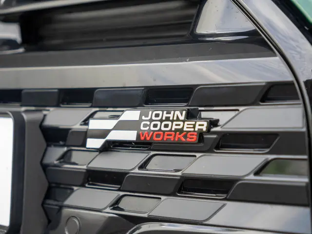 MINI 3-Deurs John Cooper Works 2025 Benzine 52
